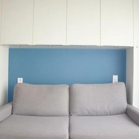 アパート Studio, Proche De *